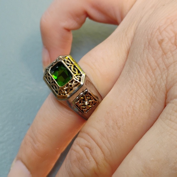 New Men's Celtic Chunky Two Tone Metal Pinky Ring. The Bradford Exchange. - Picture 6 of 10